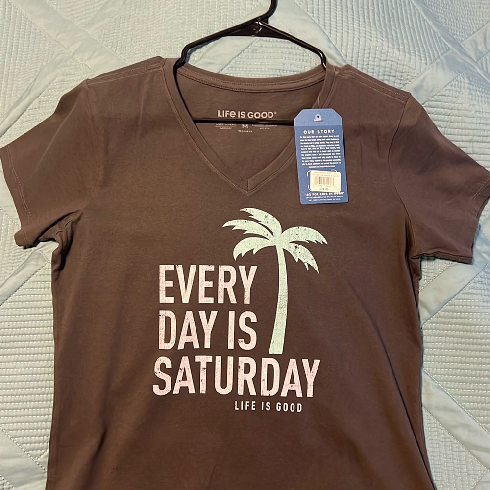 NWT v-neck Life is Good crusher tee - dark gray, size M, Every Day is Saturday